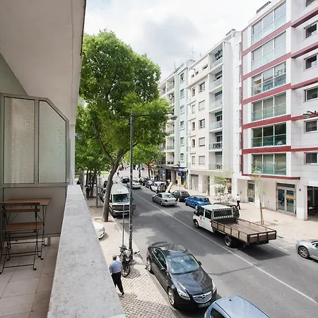 Be & Estefania Vandrarhem Lisboa