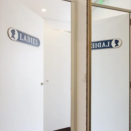 Be & Estefania 호스텔