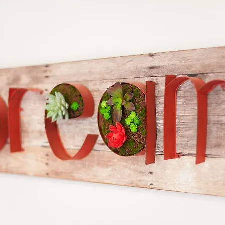 Hostel Be & Estefania *